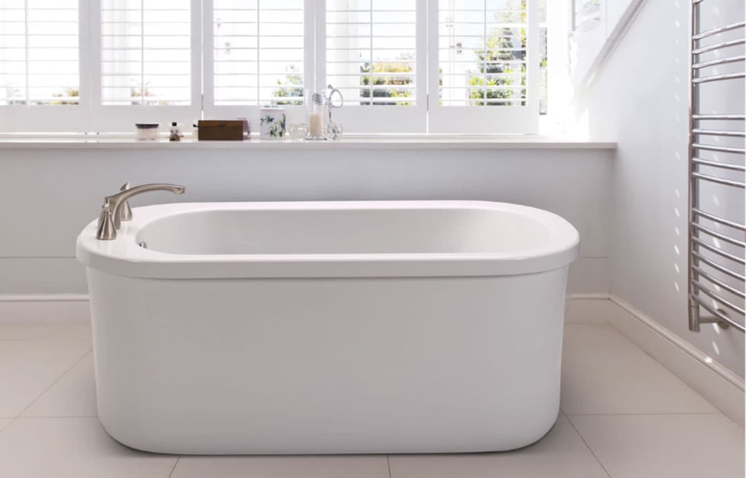 reliance tub 1 in bathroom